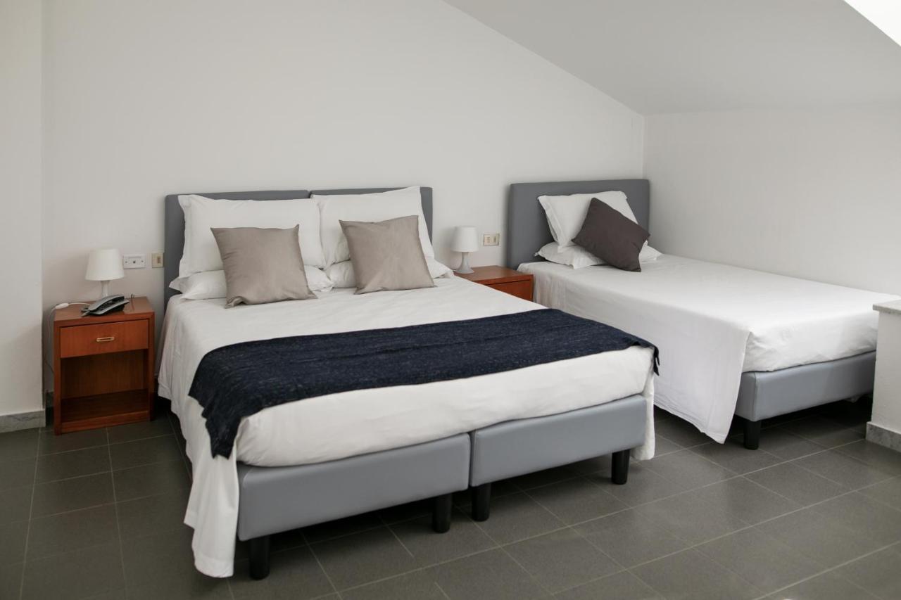 Hotel Casa F.A.C.I à Marina di Massa Extérieur photo