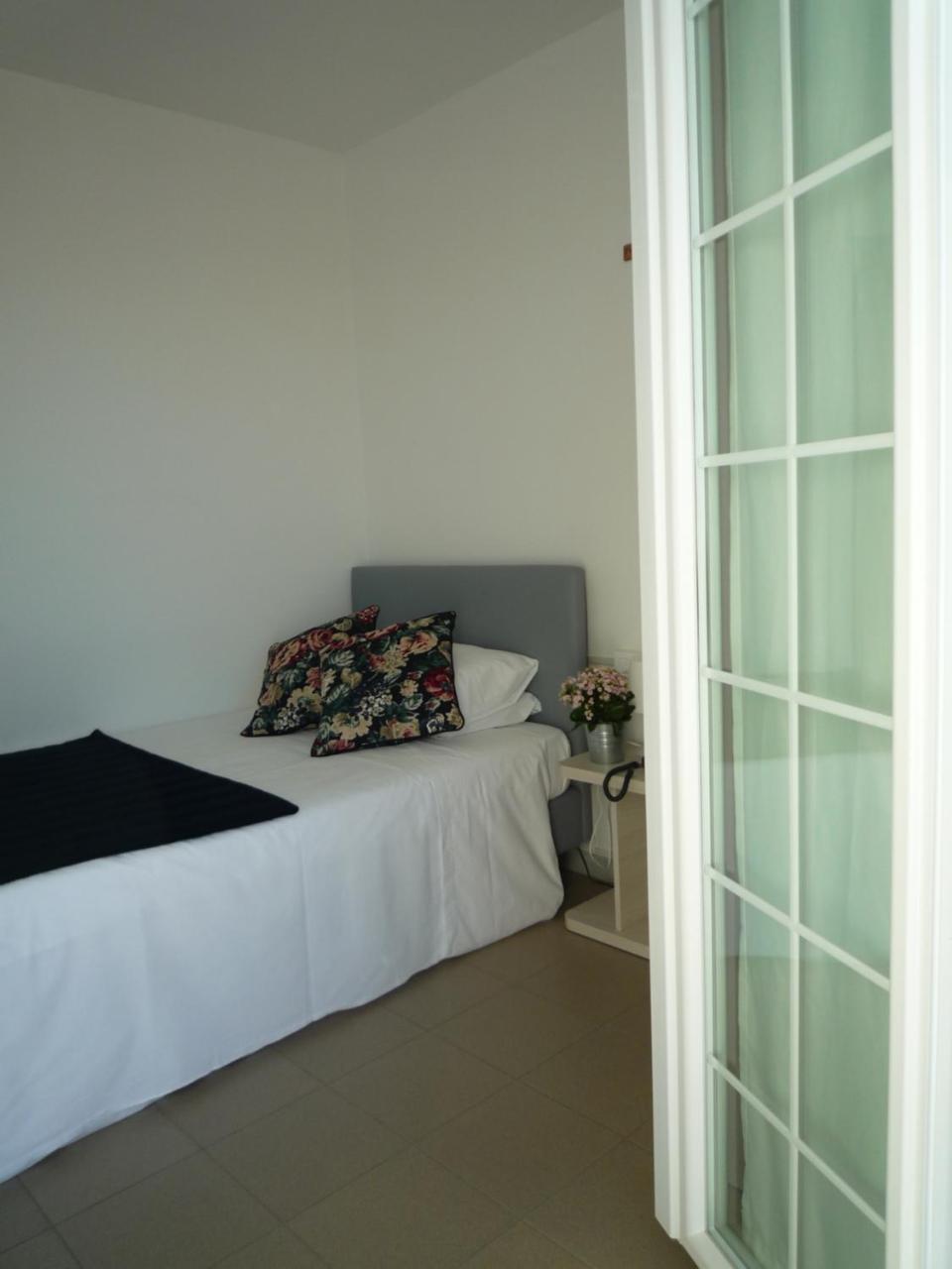 Hotel Casa F.A.C.I à Marina di Massa Extérieur photo