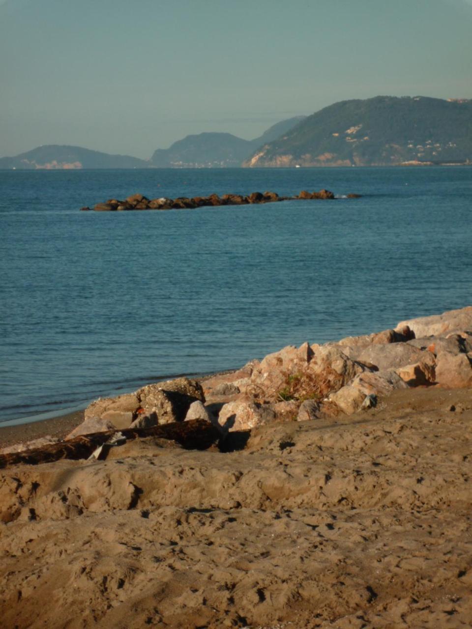 Hotel Casa F.A.C.I à Marina di Massa Extérieur photo
