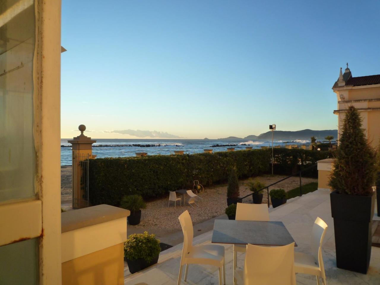 Hotel Casa F.A.C.I à Marina di Massa Extérieur photo